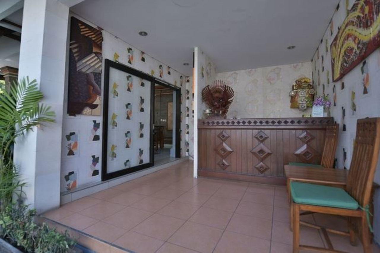 Sandat Hotel Kuta Кута Екстериор снимка