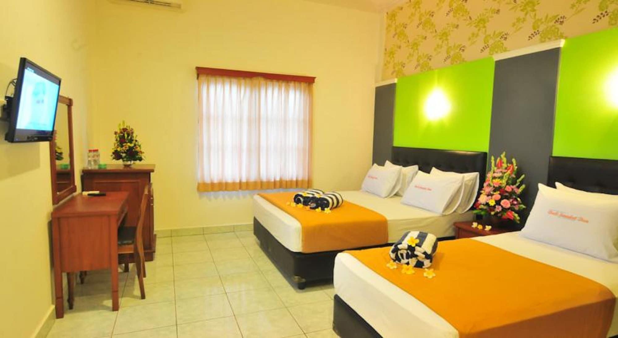 Sandat Hotel Kuta Кута Екстериор снимка