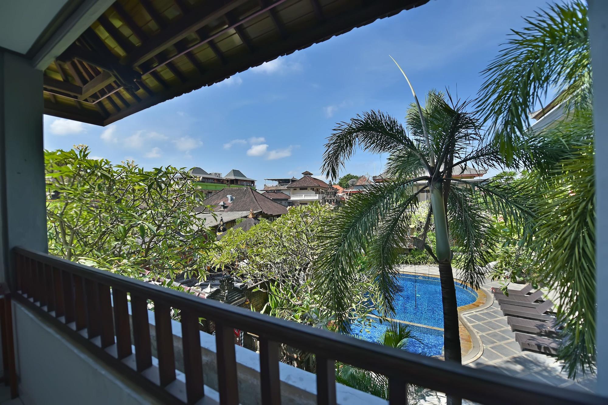 Sandat Hotel Kuta Кута Екстериор снимка