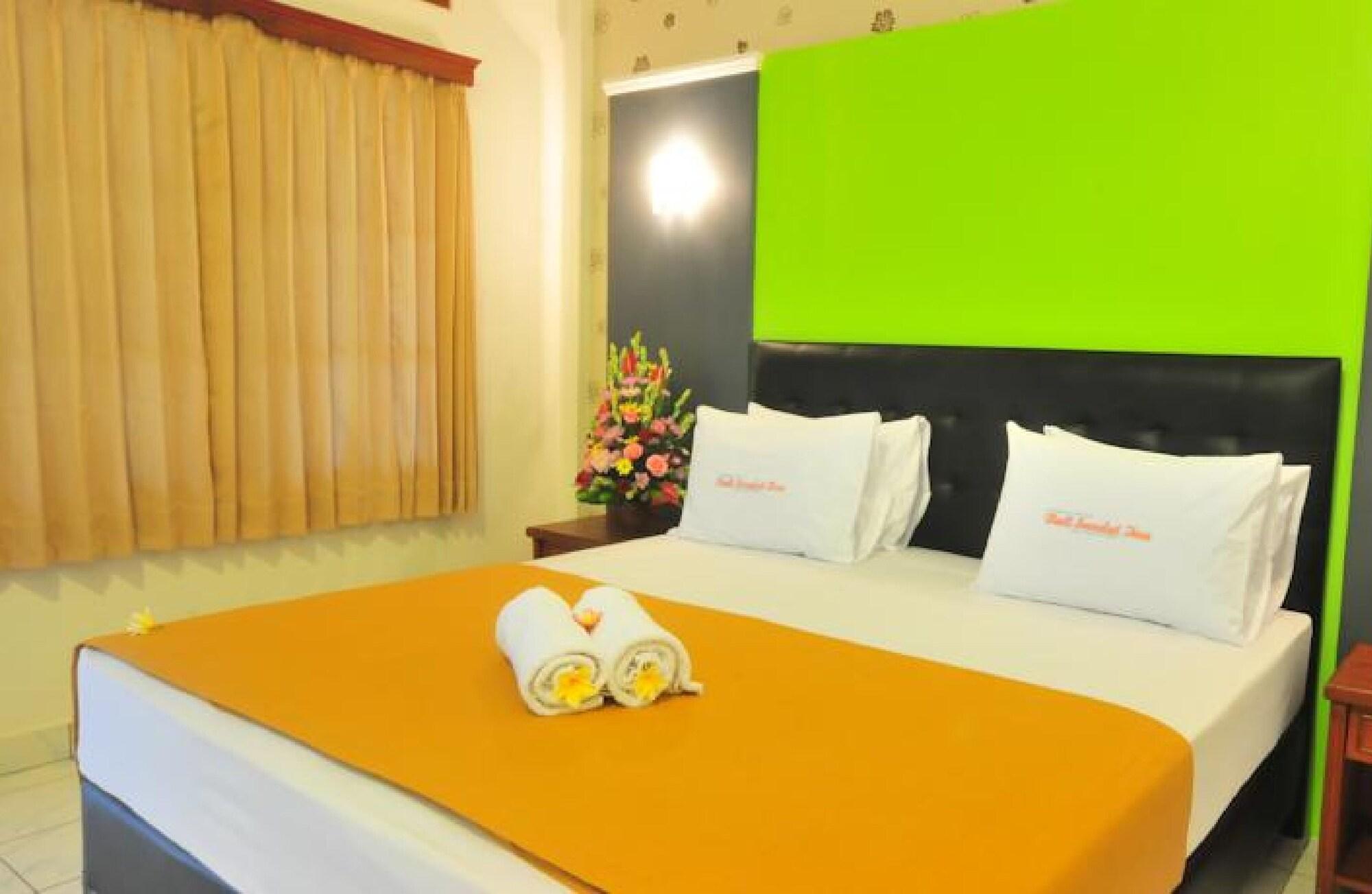 Sandat Hotel Kuta Кута Екстериор снимка