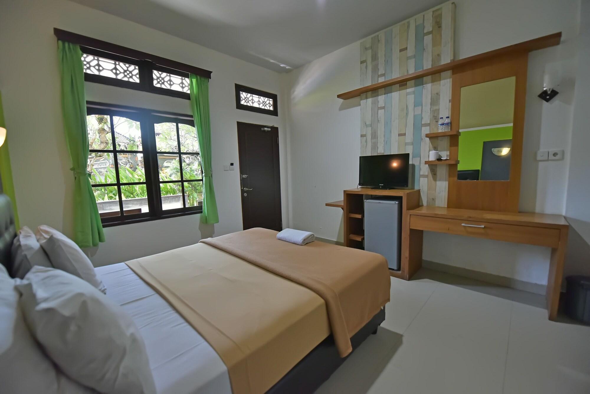 Sandat Hotel Kuta Кута Екстериор снимка