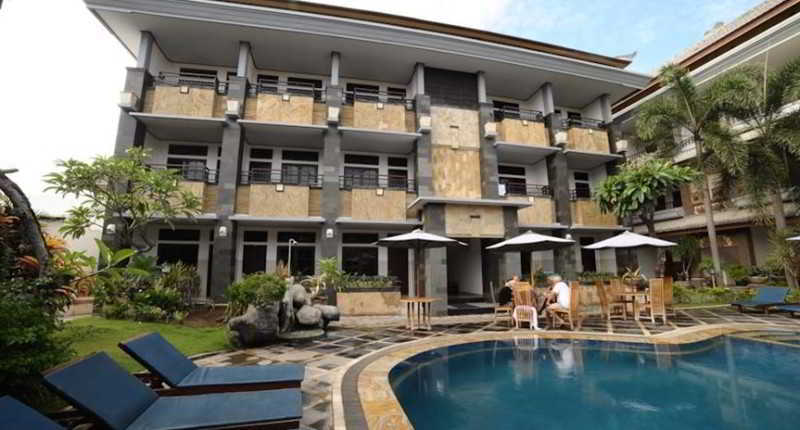 Sandat Hotel Kuta Кута Екстериор снимка