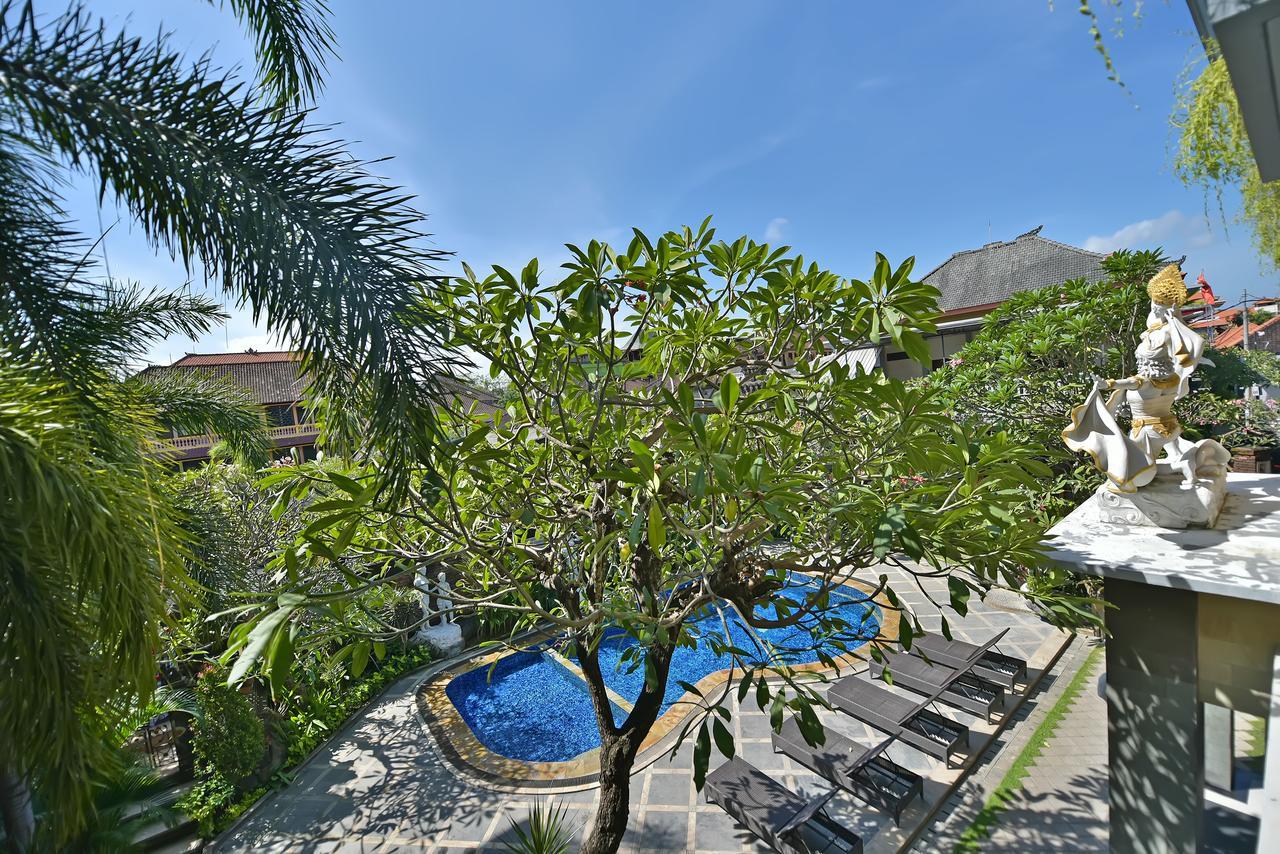 Sandat Hotel Kuta Кута Екстериор снимка