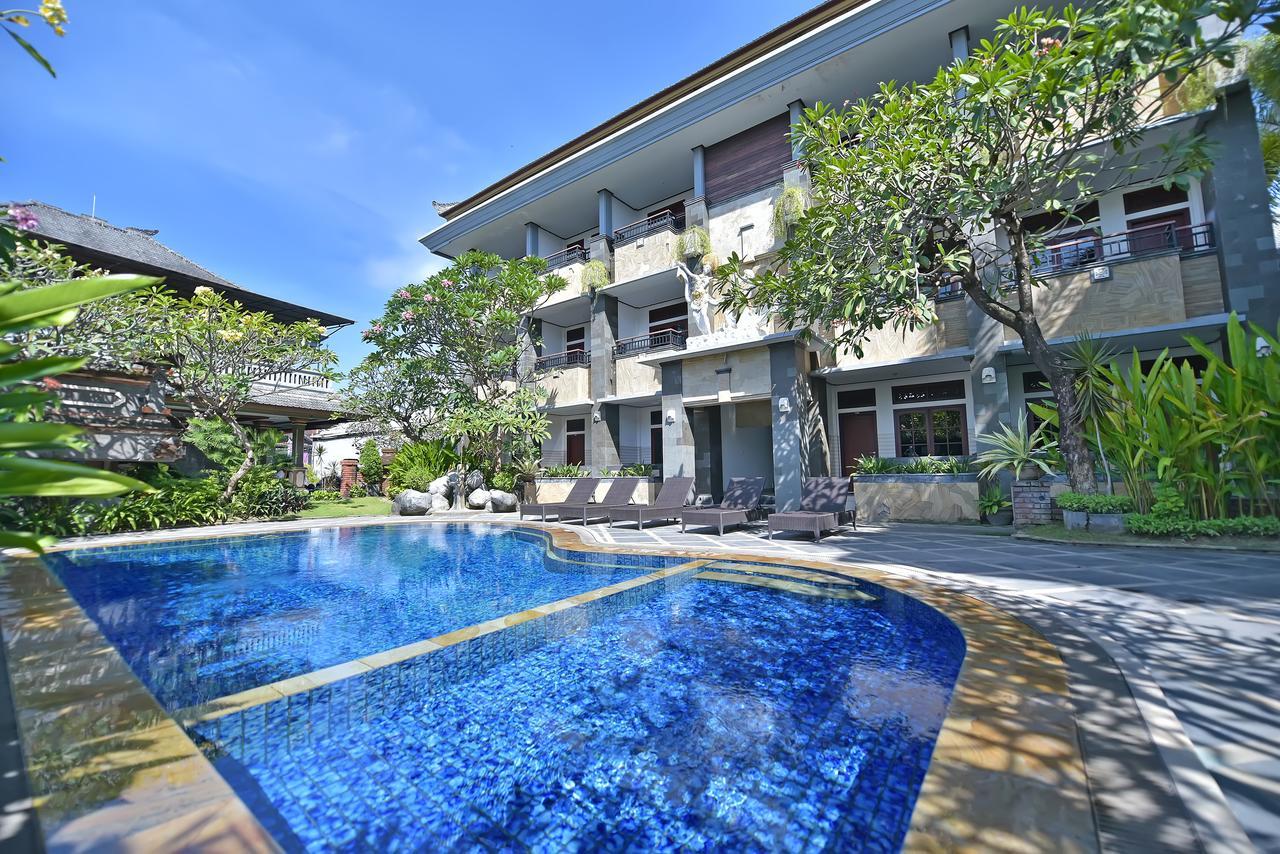 Sandat Hotel Kuta Кута Екстериор снимка